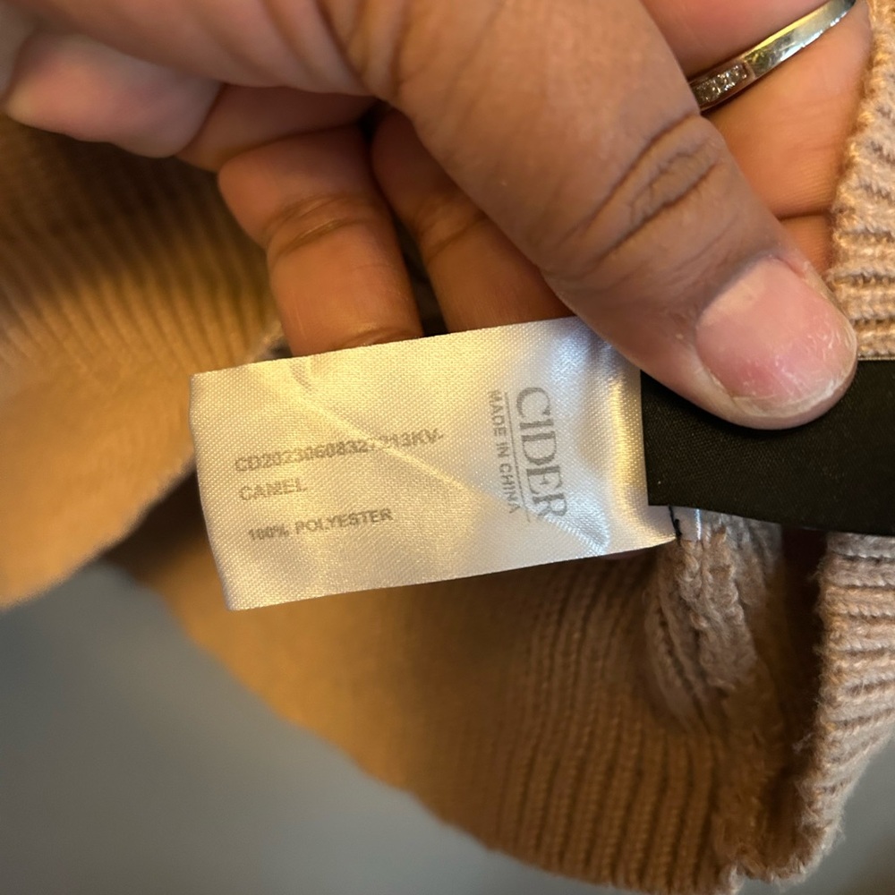 Cider sweater - tan loose knit high neck vest w/shoulder pads - Picture 7 of 10